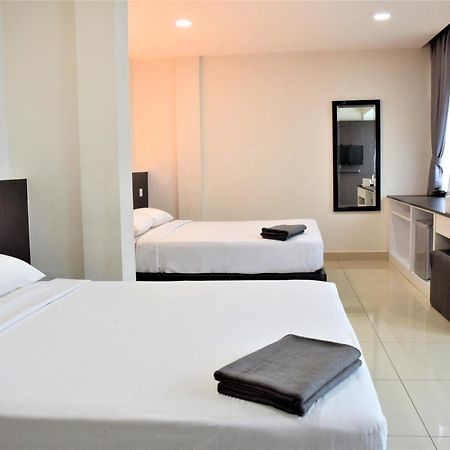 Desaru, Bayu Balau Beach Resort Bandar Penawar Екстер'єр фото